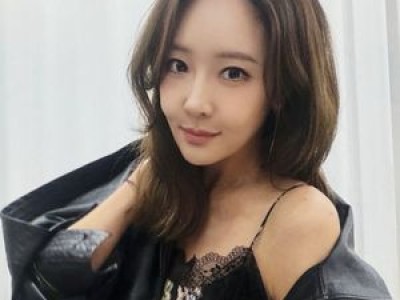 소유진 근황 사진 공개에 매력 뿜뿜 썸네일