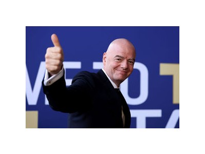 인판티노 FIFA 회장 지분 매각 계획으로 퇴진 위기 썸네일