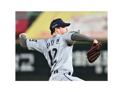 짐머맨 2경기 연속 무실점에 SSG 팬들 놀라움 썸네일